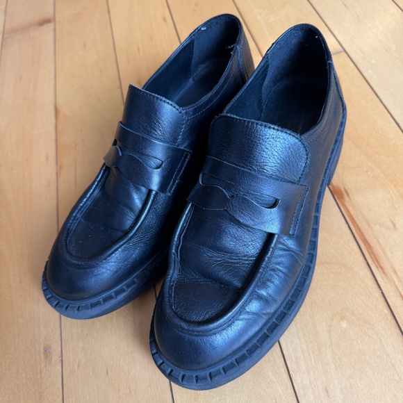 Leather Loafers – Women’s EU 39 (US 8) - Picture 2 of 4